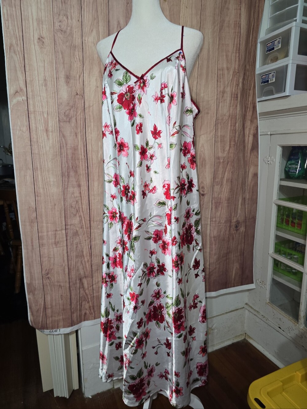 Adonna Chemise Nightgown Floral with Red & Pink Blossoms Size XL